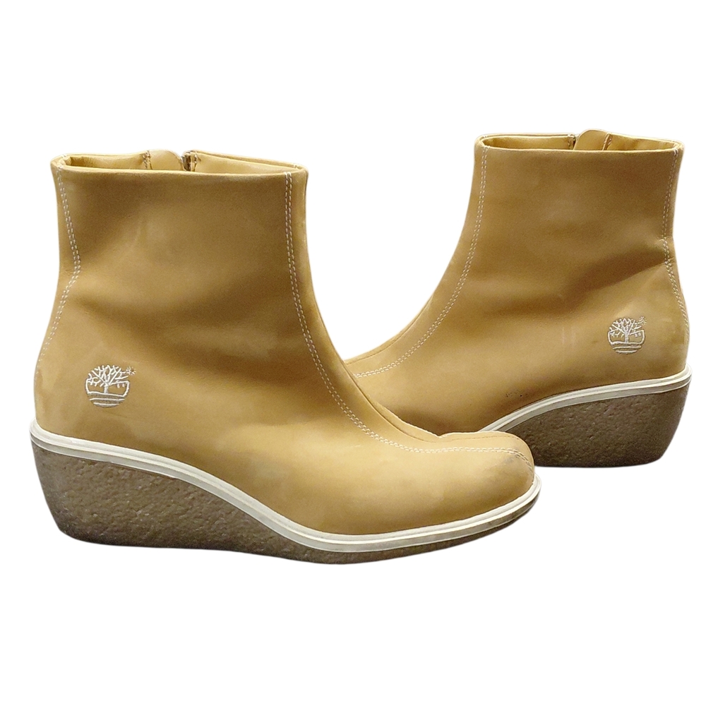 "Timberland" Sz.7, Women's,Tan Leather, Zip-Up, Tree Charm, Ankle Boots.....